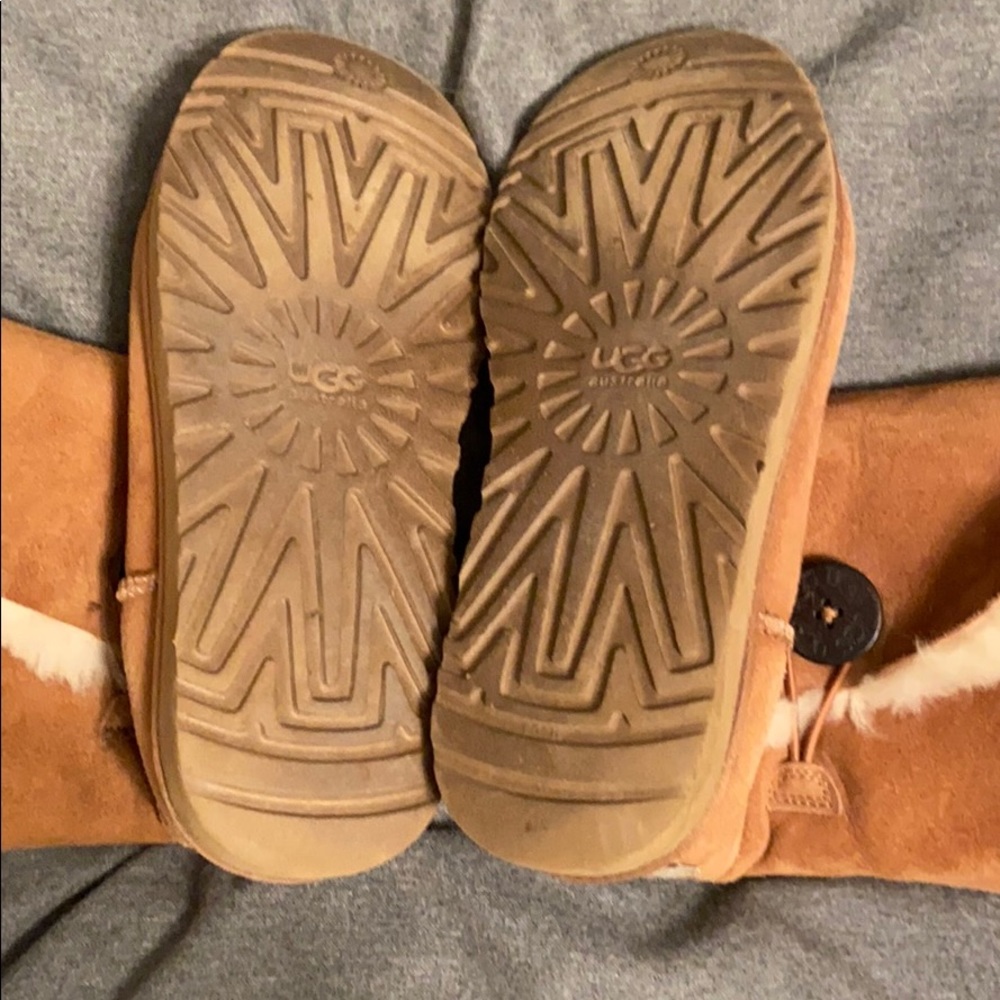 Ugg Bailey Button - image 3